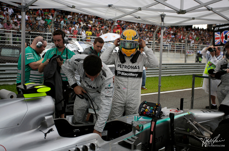 Ecclestone says Mercedes was Hamiltons second choice