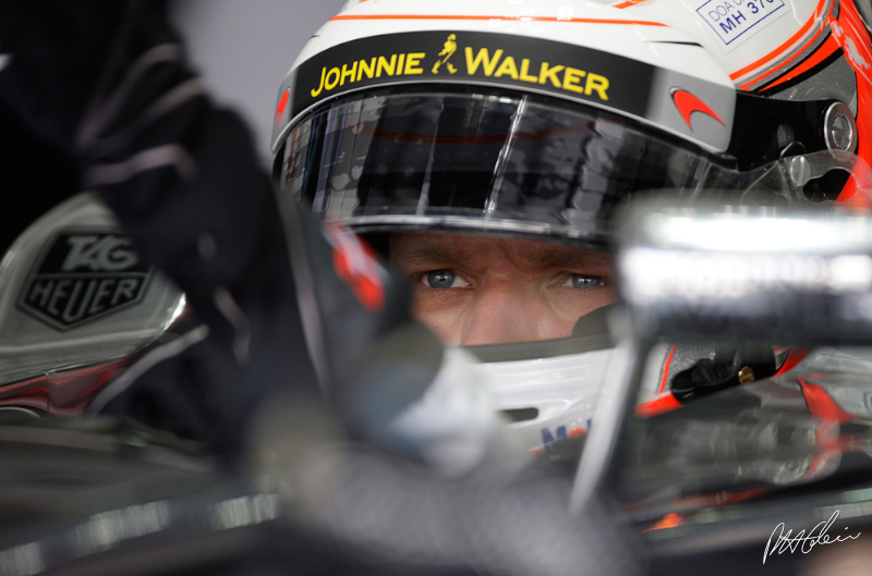 Upset Magnussen eyes Indycars