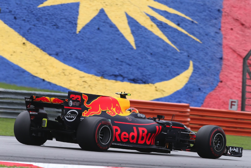 Verstappen hopes for magic Renault button in 2018