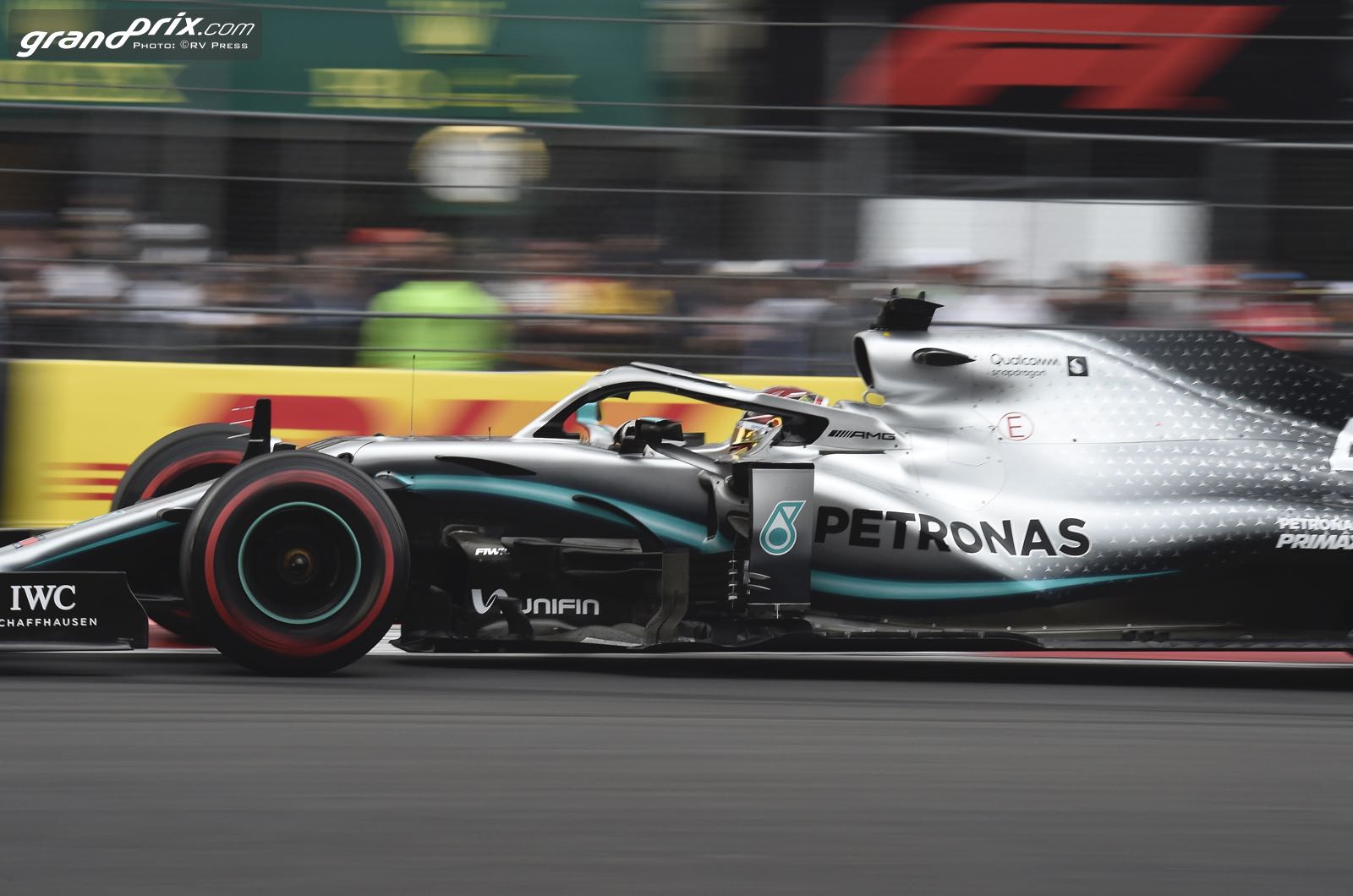 Rivals must make Hamilton uncomfortable says Hill
