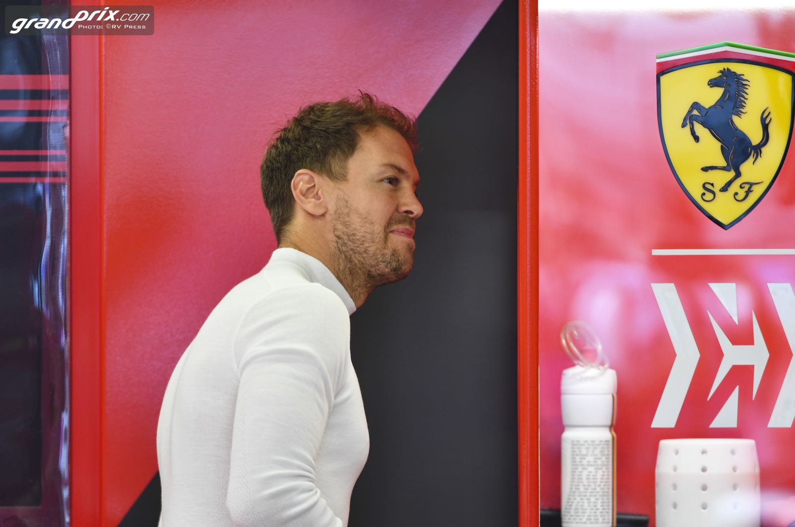 Vettel jokes about Ferrari exit rumours