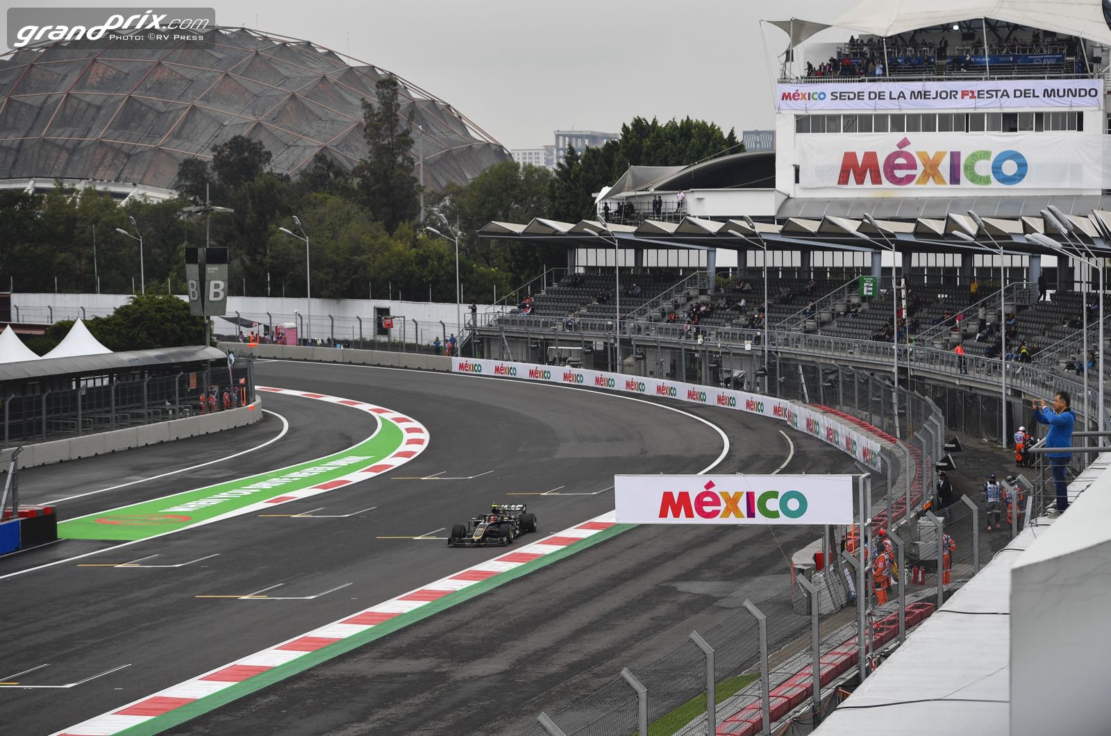 Haas has written off 2019 car says Magnussen