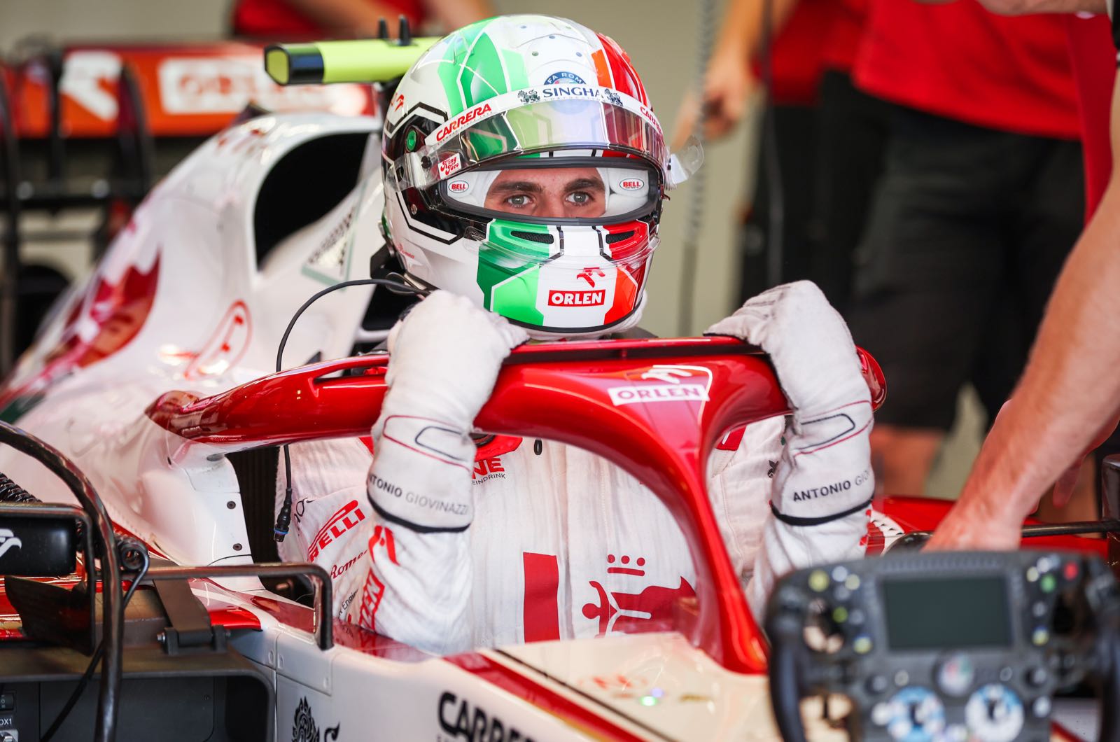 Italian official says Alfa Romeo penalised Giovinazzi