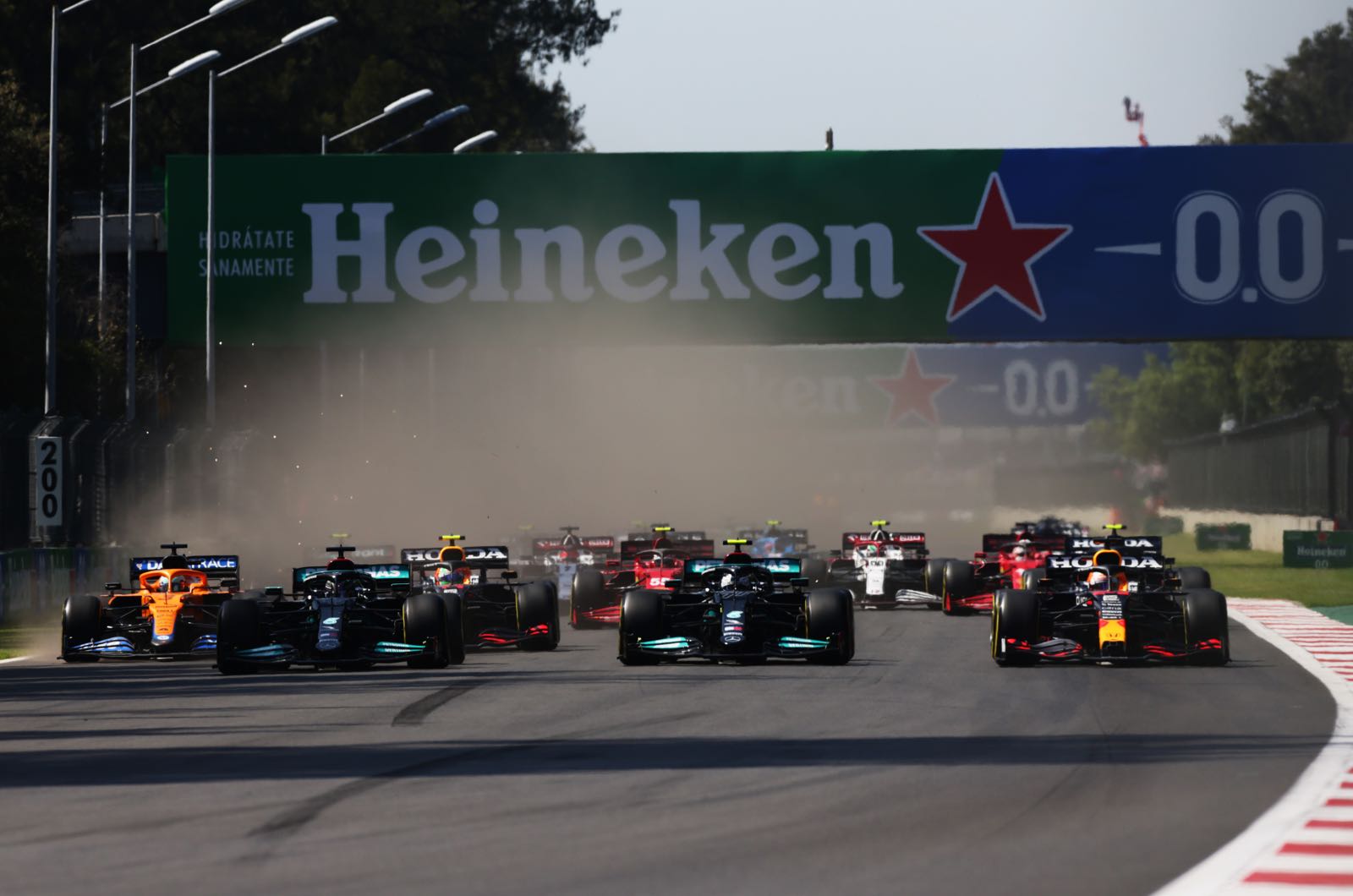 Race Analysis - Crash and win
