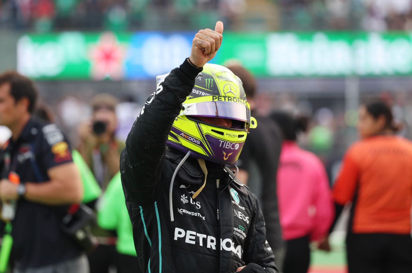 Mercedes slams wild Hamilton rumours