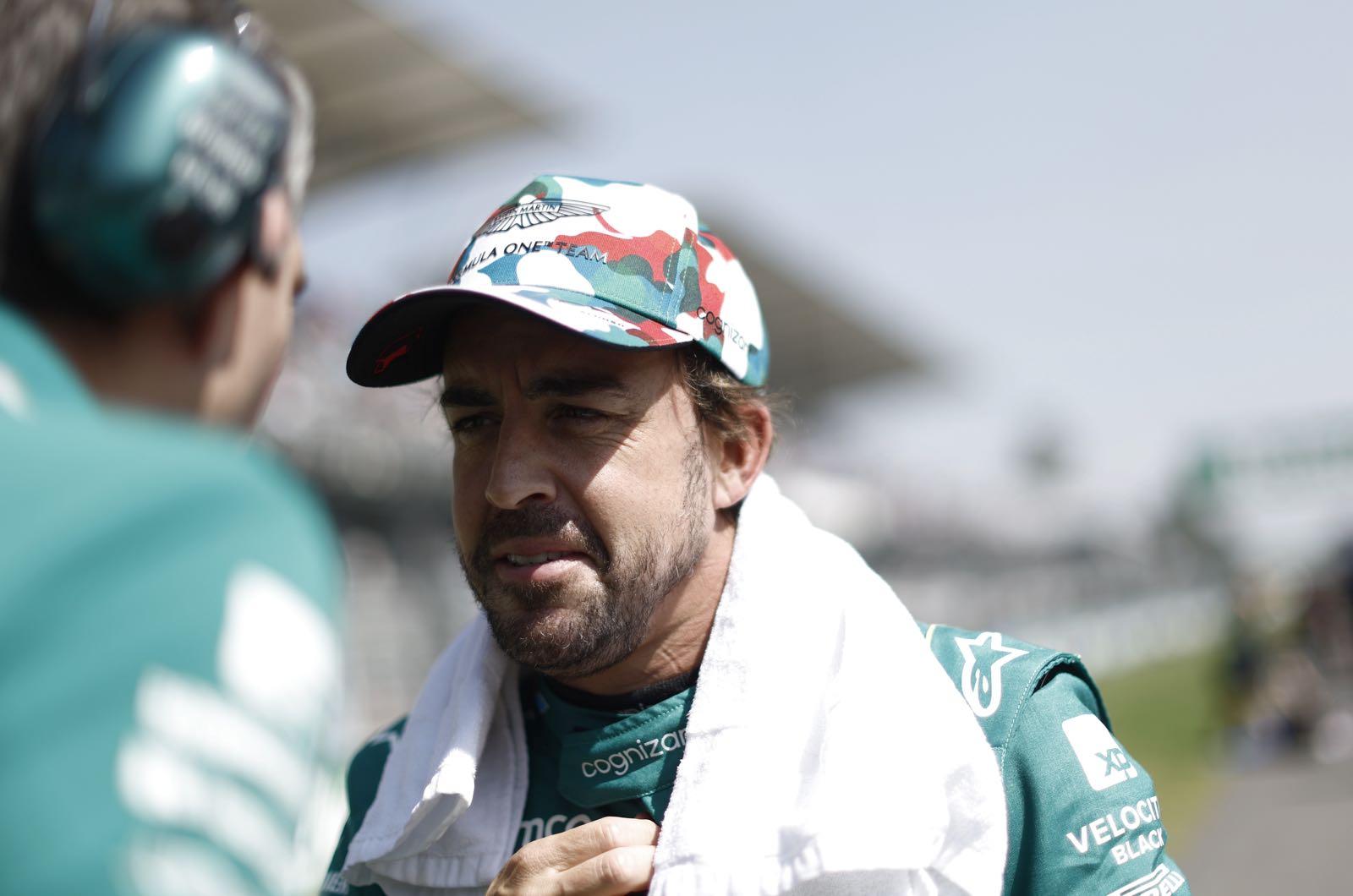 Aston Martin not lost, Alonso not retiring