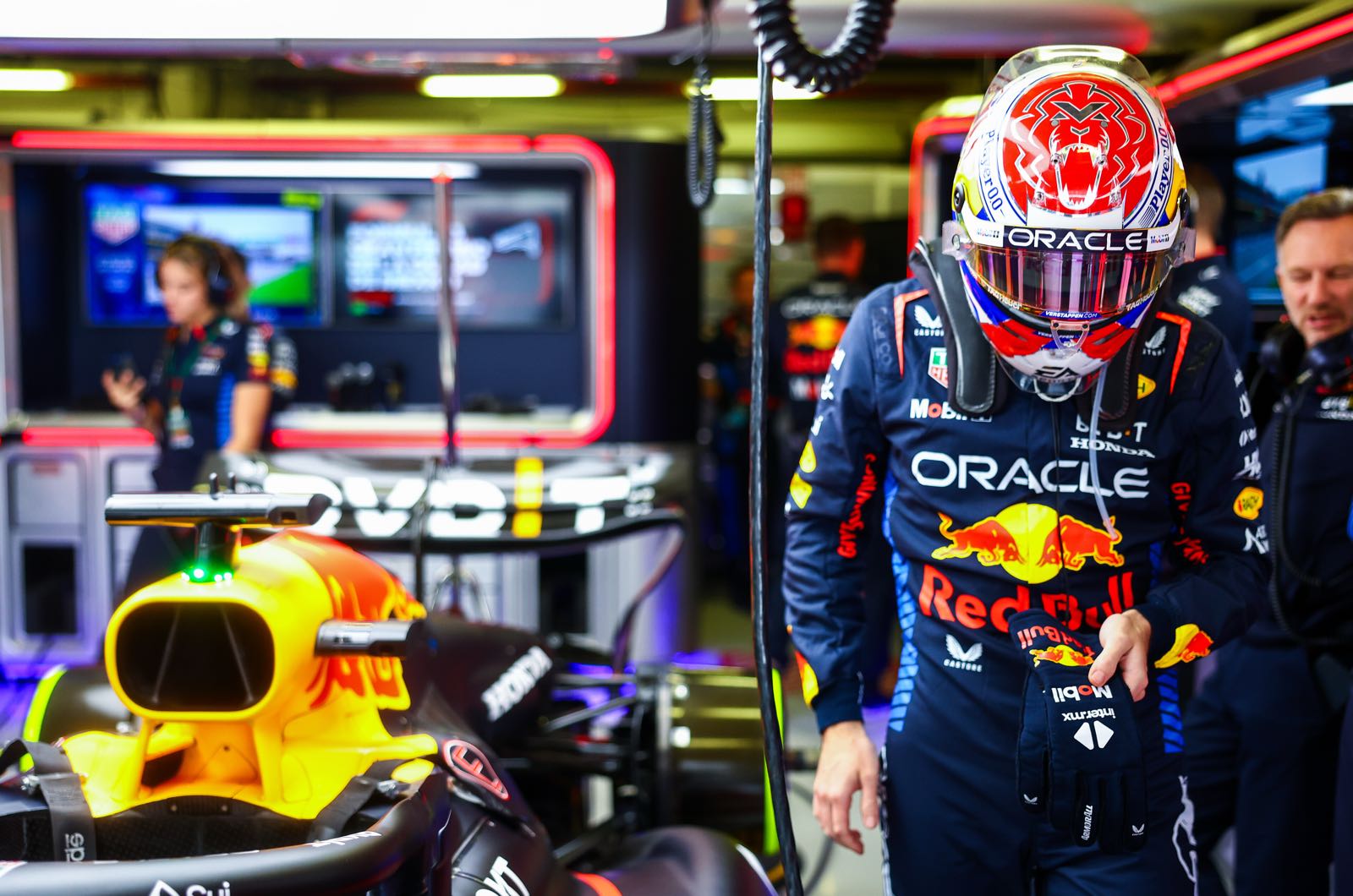 Father claims some FIA officials don't like Max