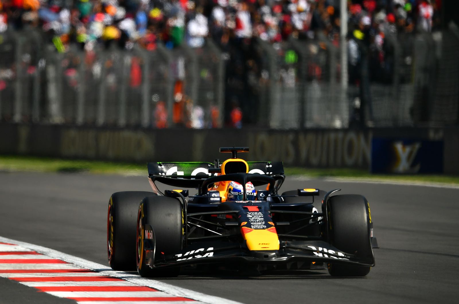 Piquet hopes rain keeps Verstappen's hopes alive