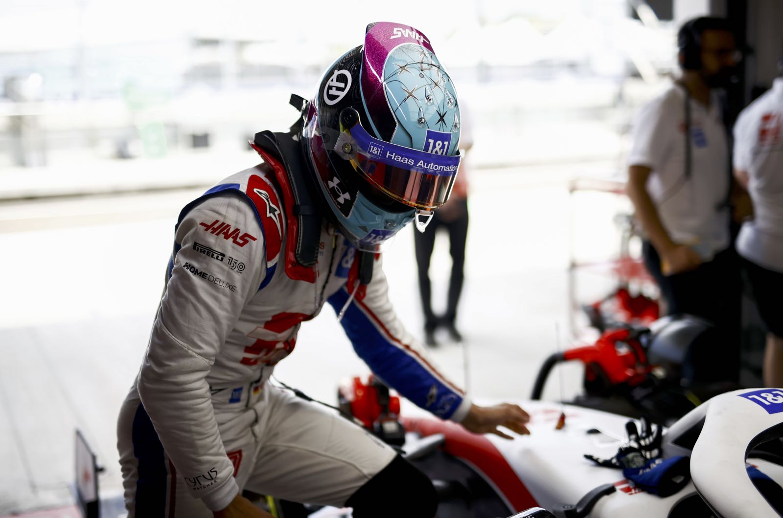 Queue of drivers to replace Schumacher says Steiner