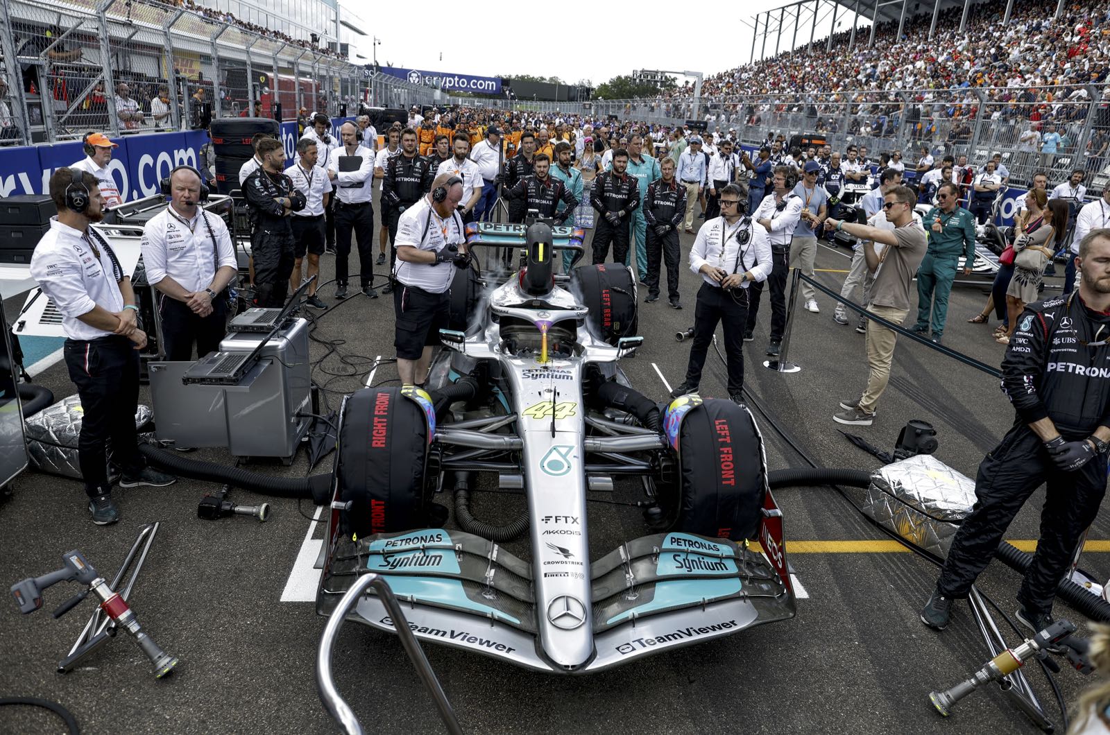 Hamilton hunted by new generation says Ickx