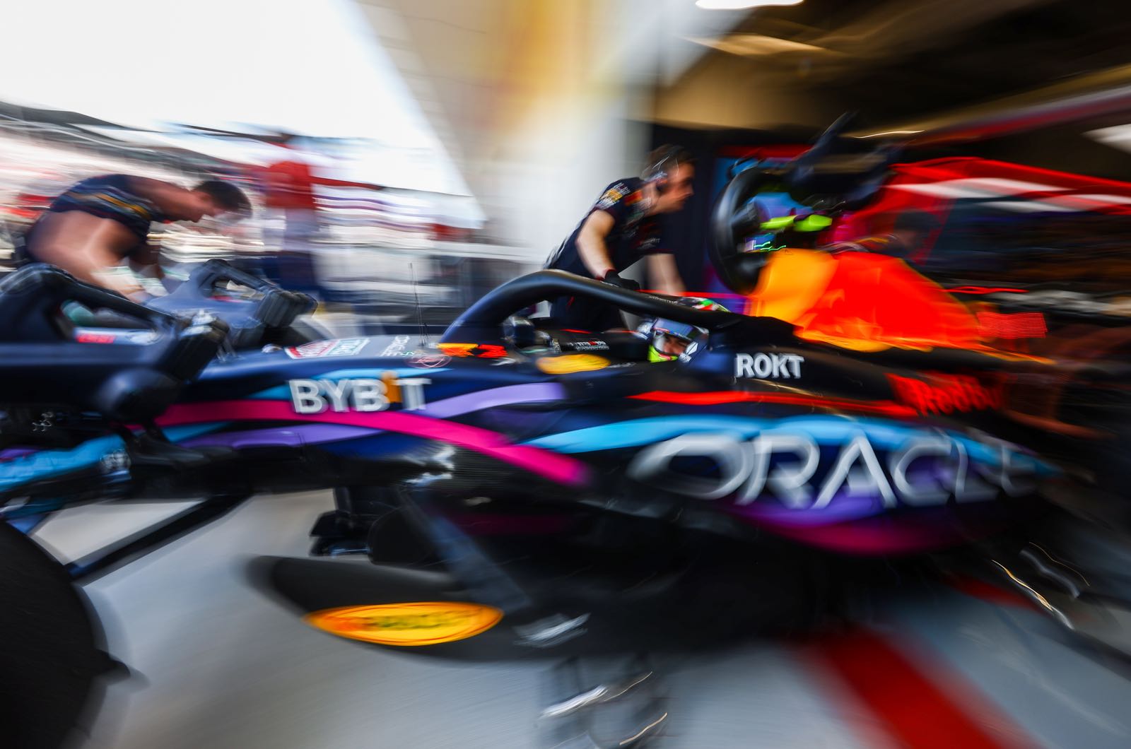 Dominant Red Bull loses three engineers
