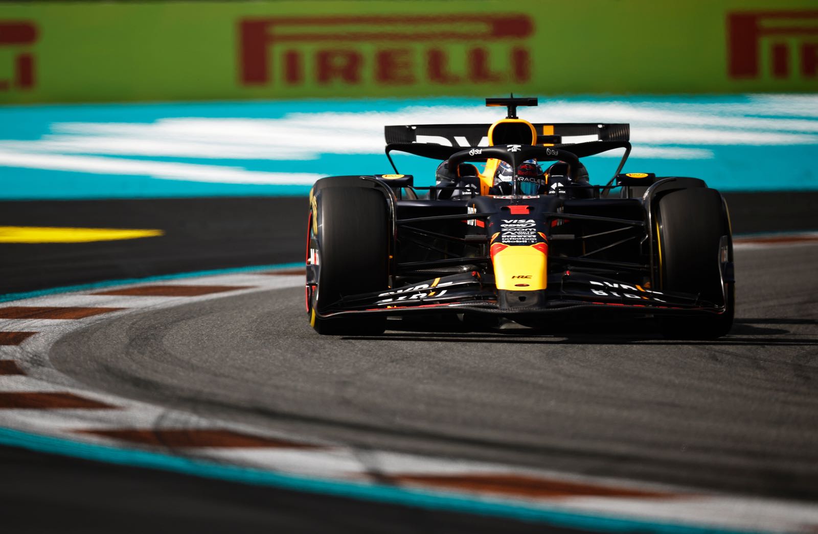 Sprint Race Report - Verstappen wins over Leclerc