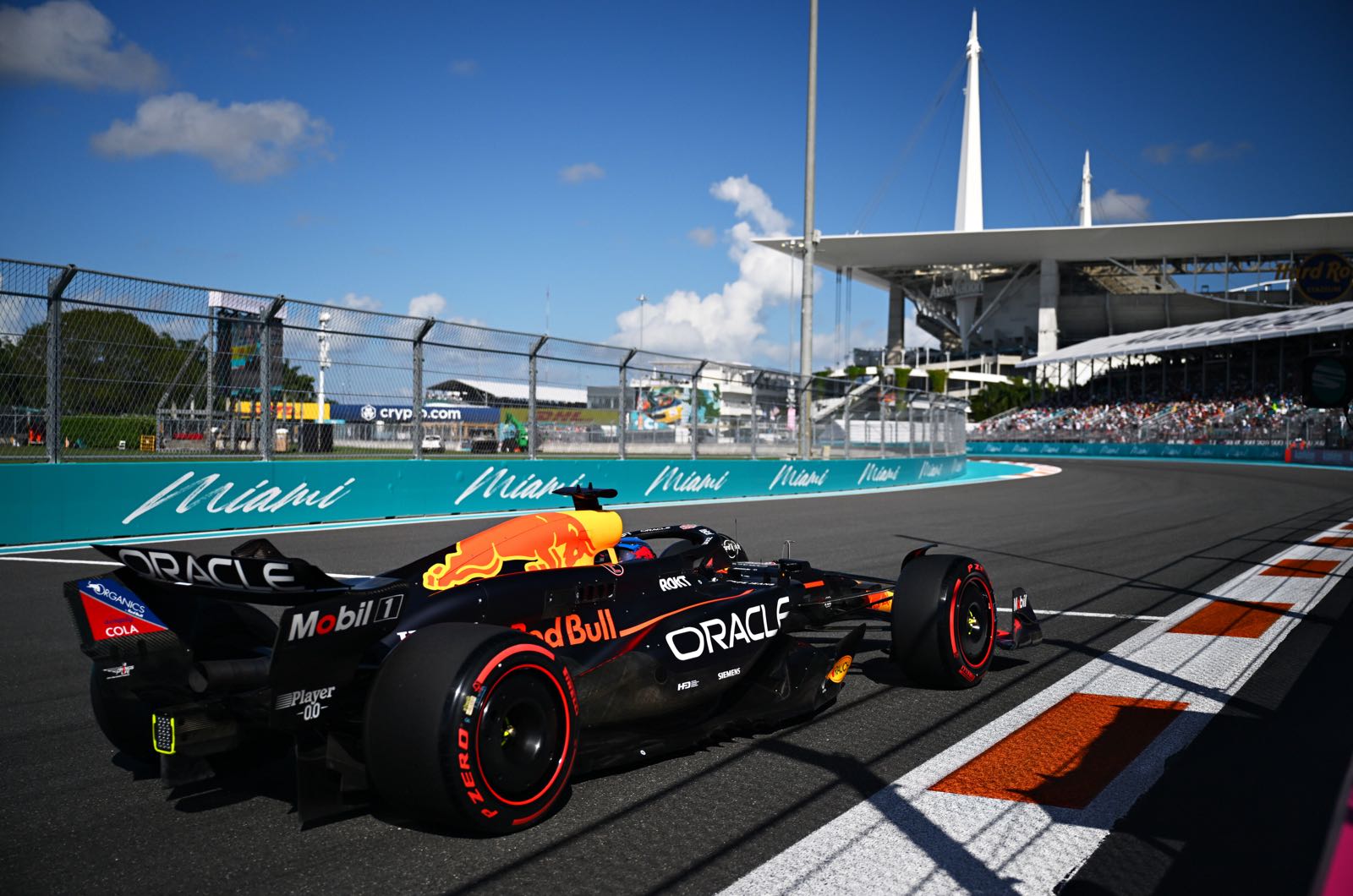 Verstappen hits back at online racing criticism