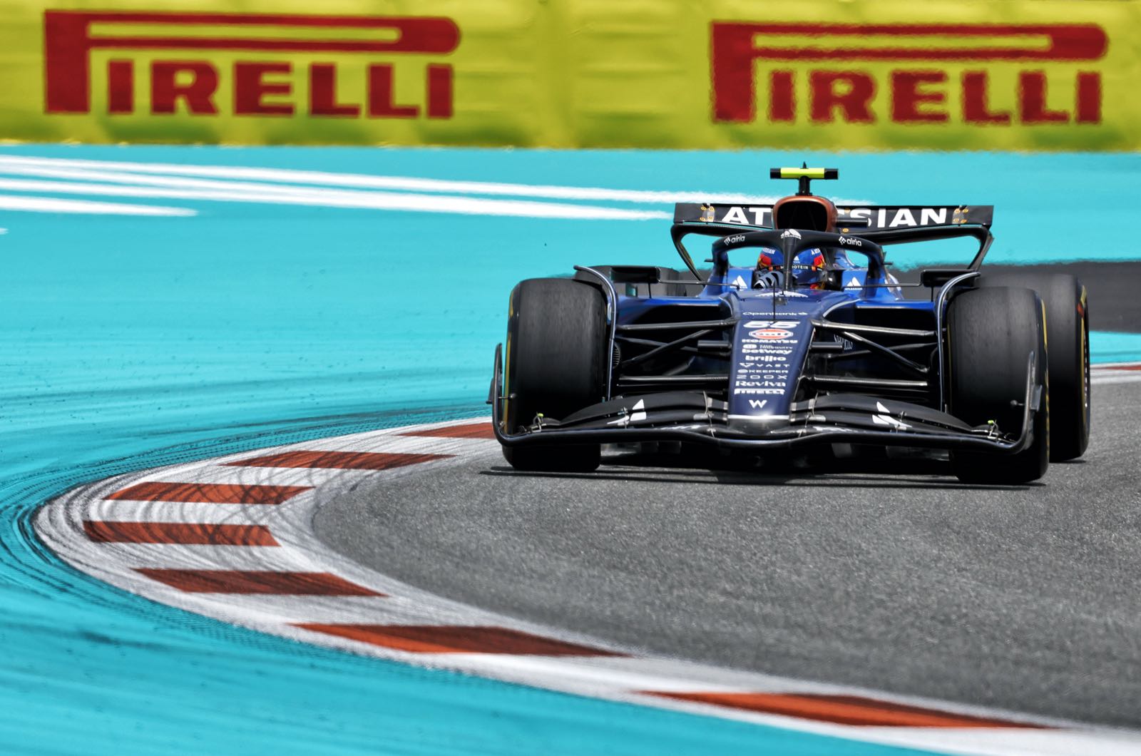 Sainz angry about stopped 2025 car development