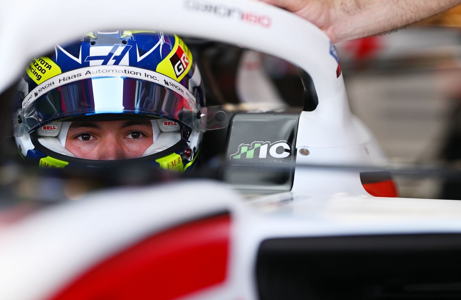 Schumacher says Hamilton should step aside for Bearman