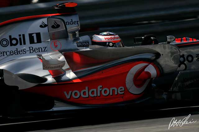 Practice 2 Report - Alonso takes control as Lewis hits the wall