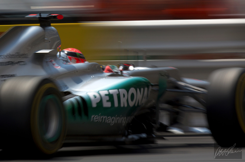 Qualifying Report - Schumacher's glory; Webber's pole