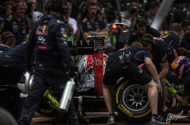 Renault must look ahead to 2015 says Prost