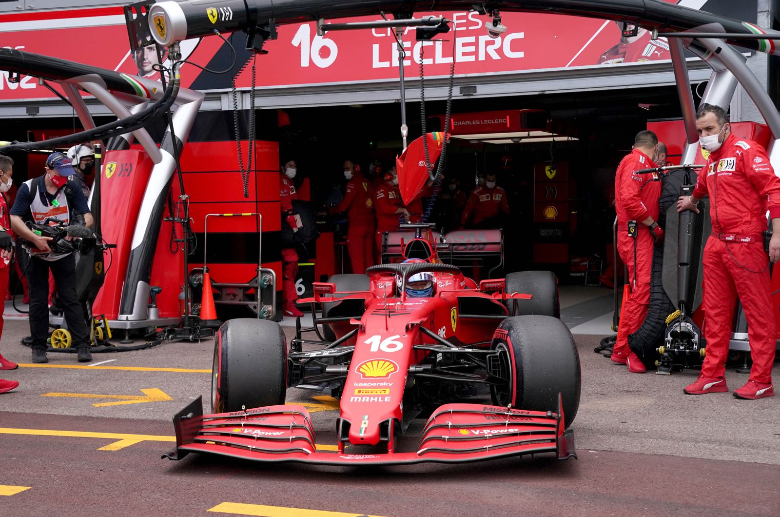 Ferrari denies taking gamble with Leclerc gearbox