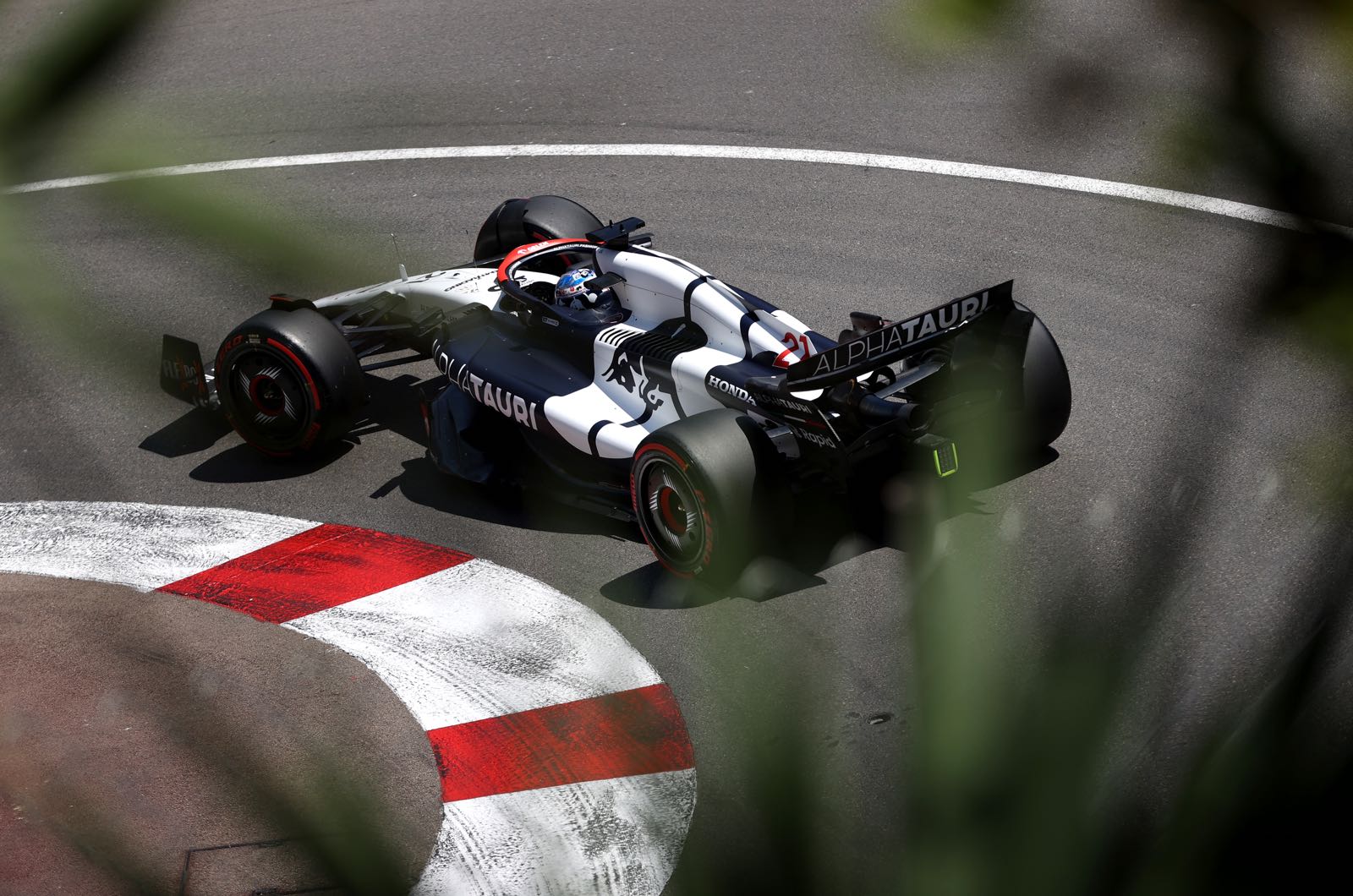 De Vries coy in wake of Marko praise