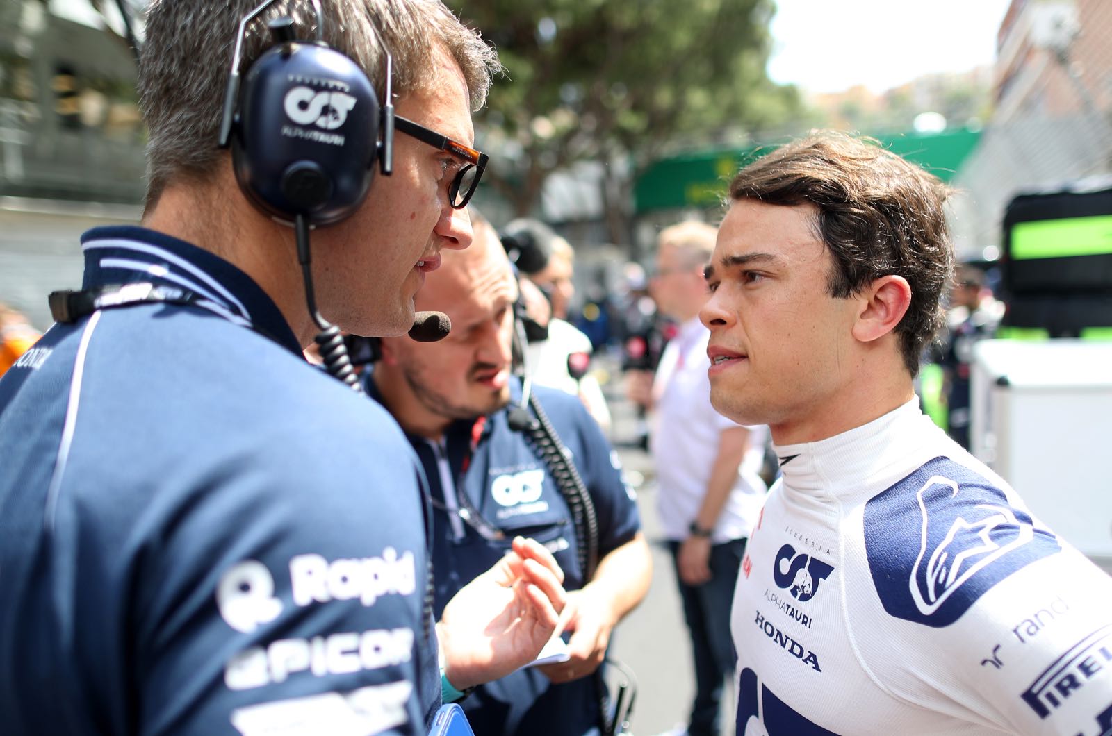 Patient de Vries tries to revive F1 career