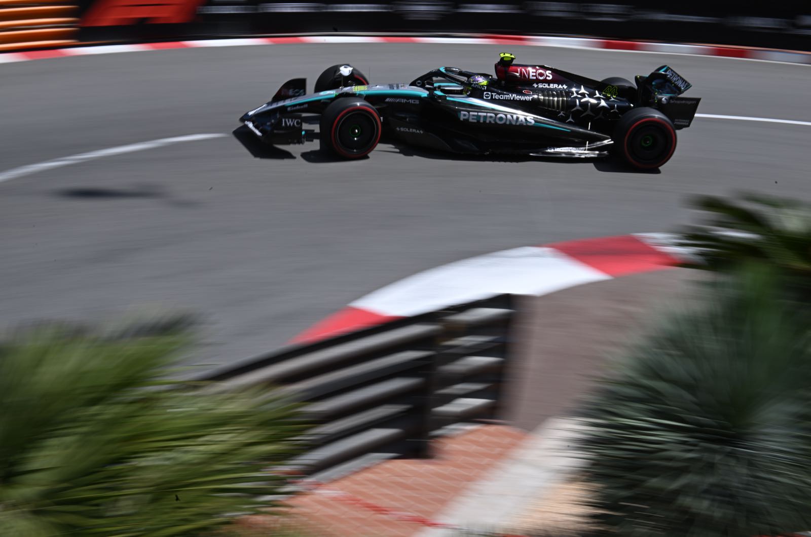 Hamilton's fighting spirit for Ferrari title questioned