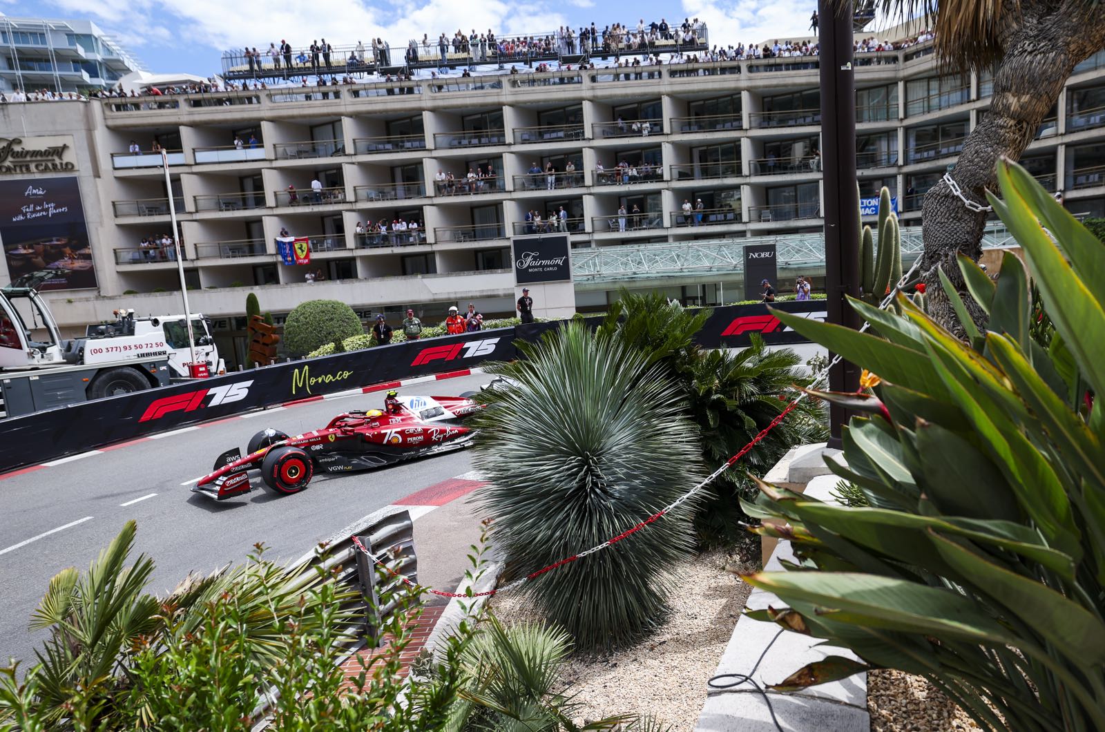Heidfeld thinks age starting to slow Lewis Hamilton