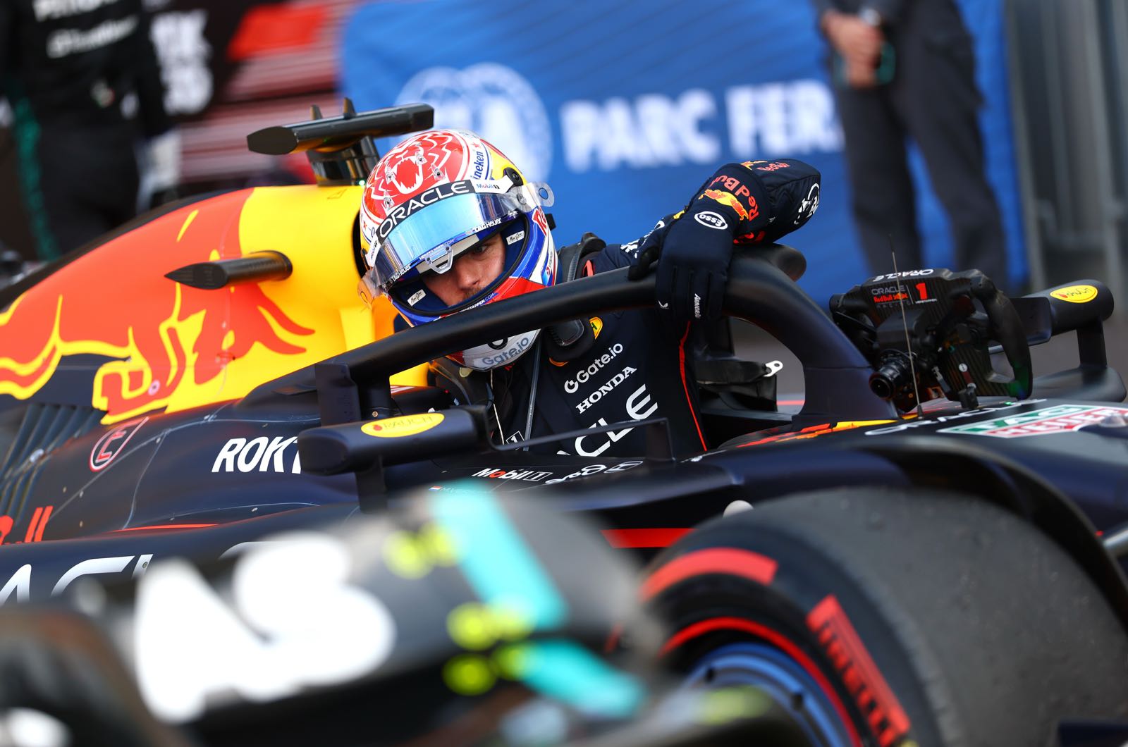Verstappen shrugs off Mercedes rumours once again