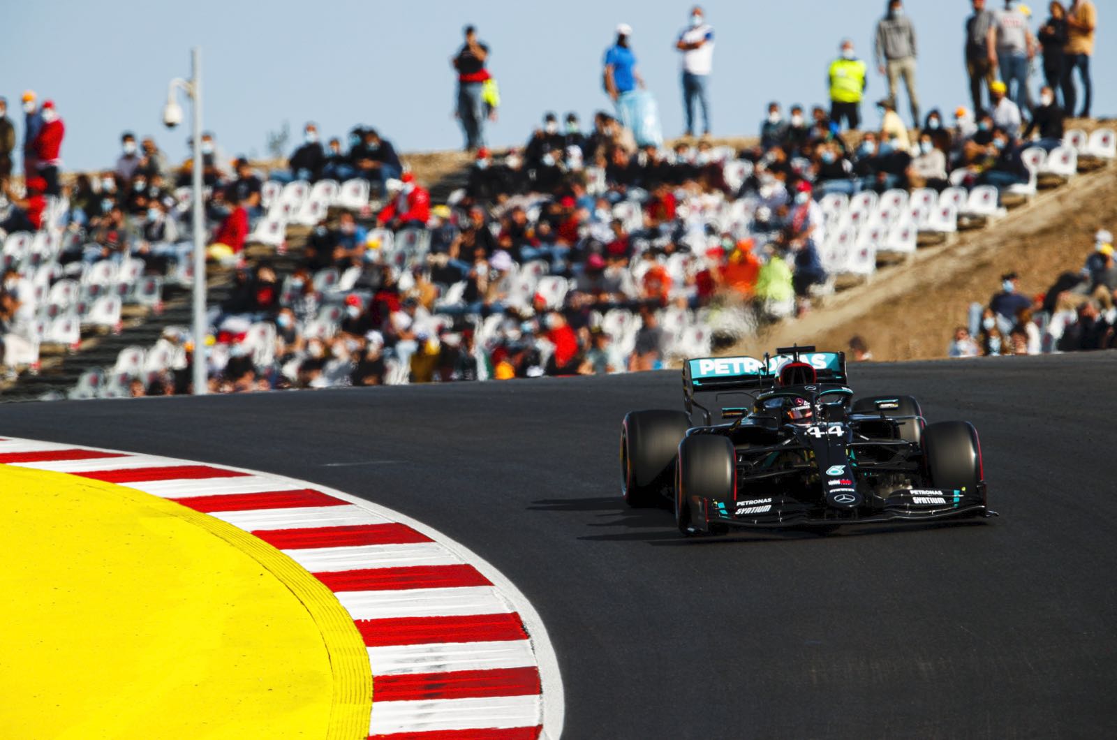 Spectators to return to Formula 1 soon
