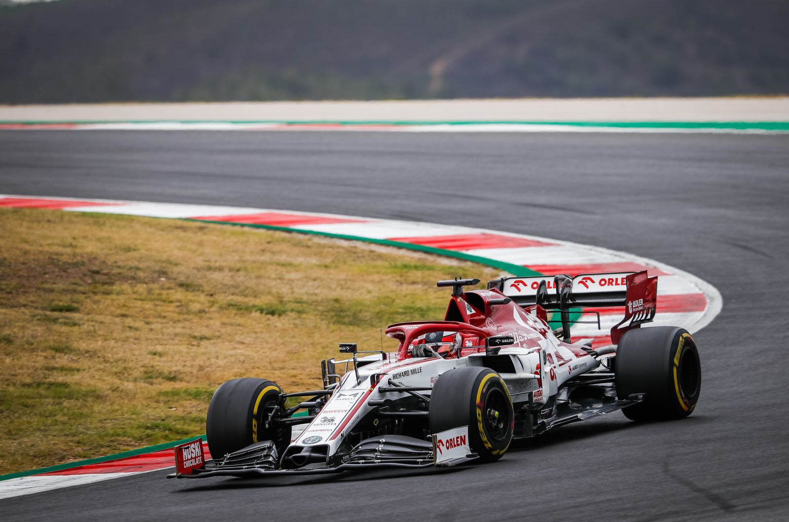 Raikkonen and Giovinazzi to stay with Alfa Romeo for 2021
