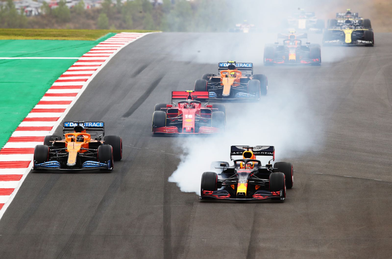 Marko reveals Verstappen 'performance clause'