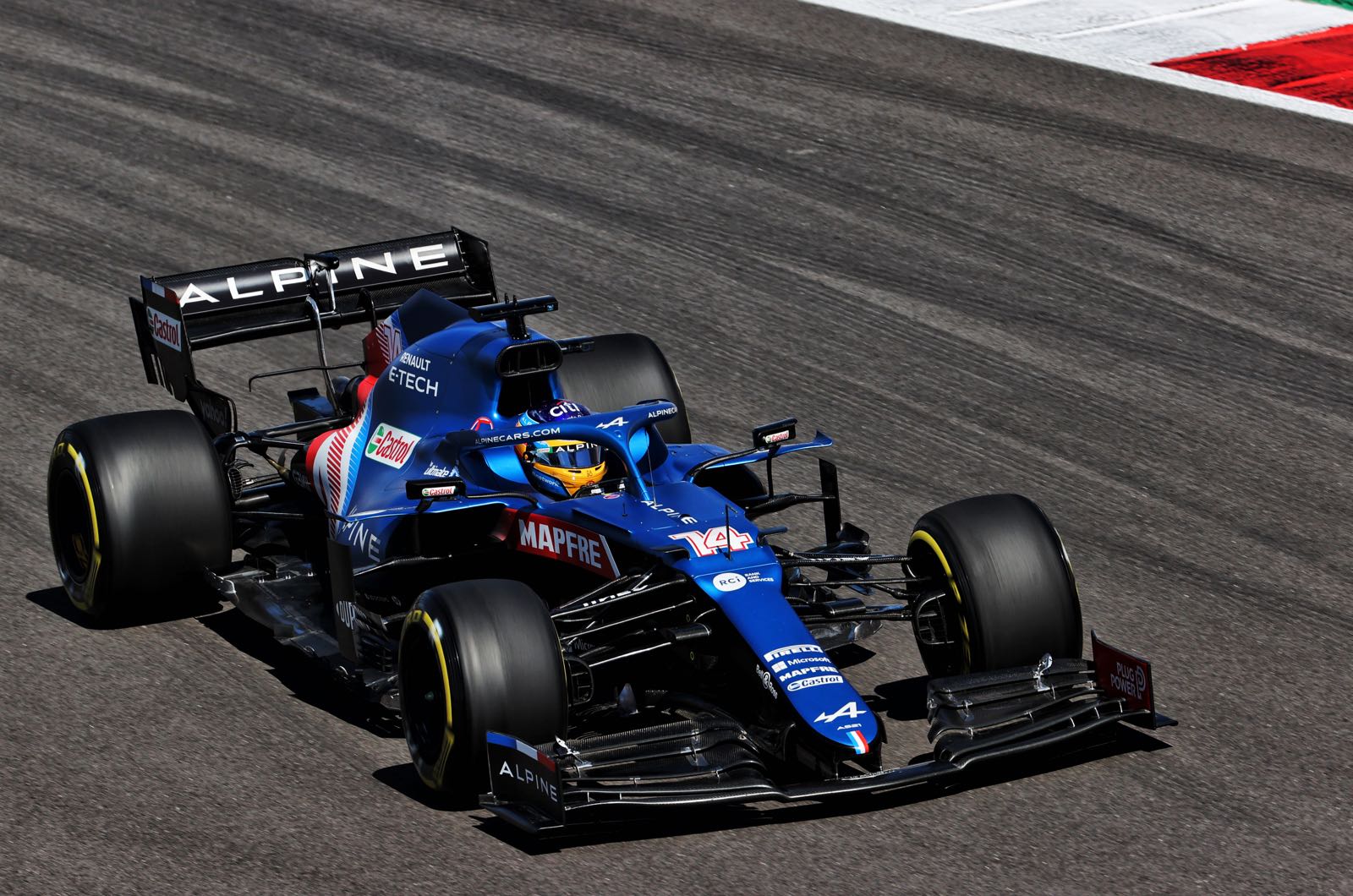 Alonso also hurt knee, shoulder in cycling crash