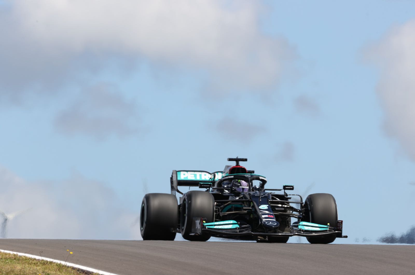 Friday Report - Mercedes leads the way