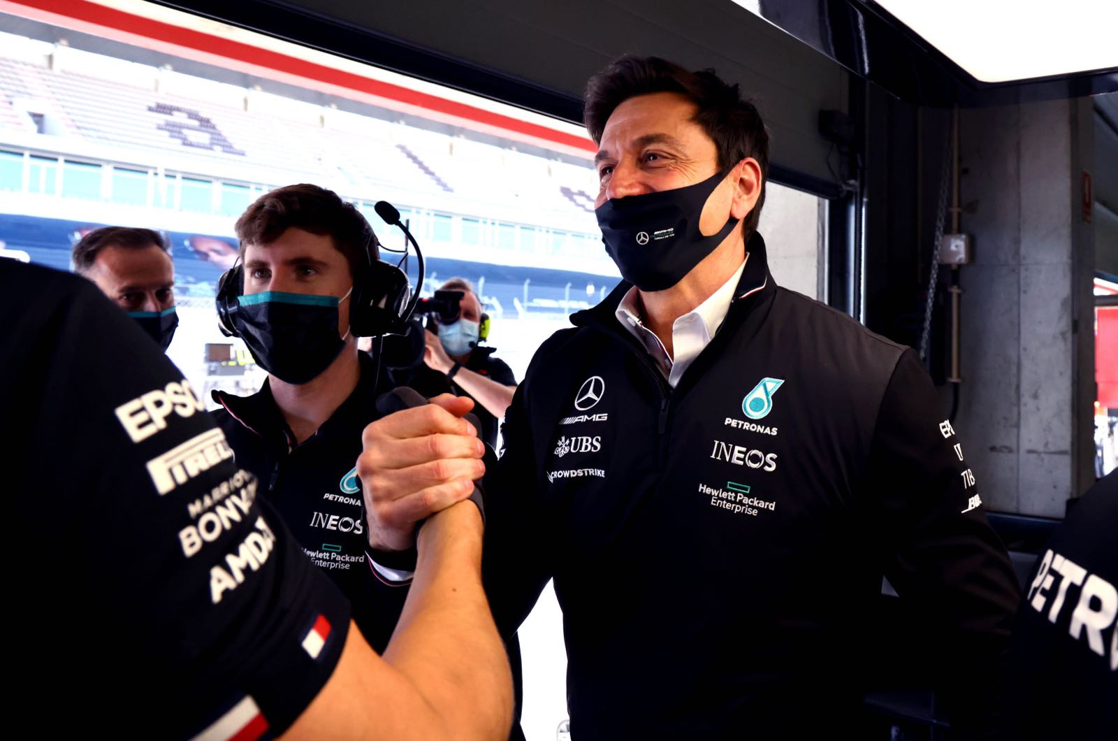 Wolff happy to consider 2022 Mercedes lineup