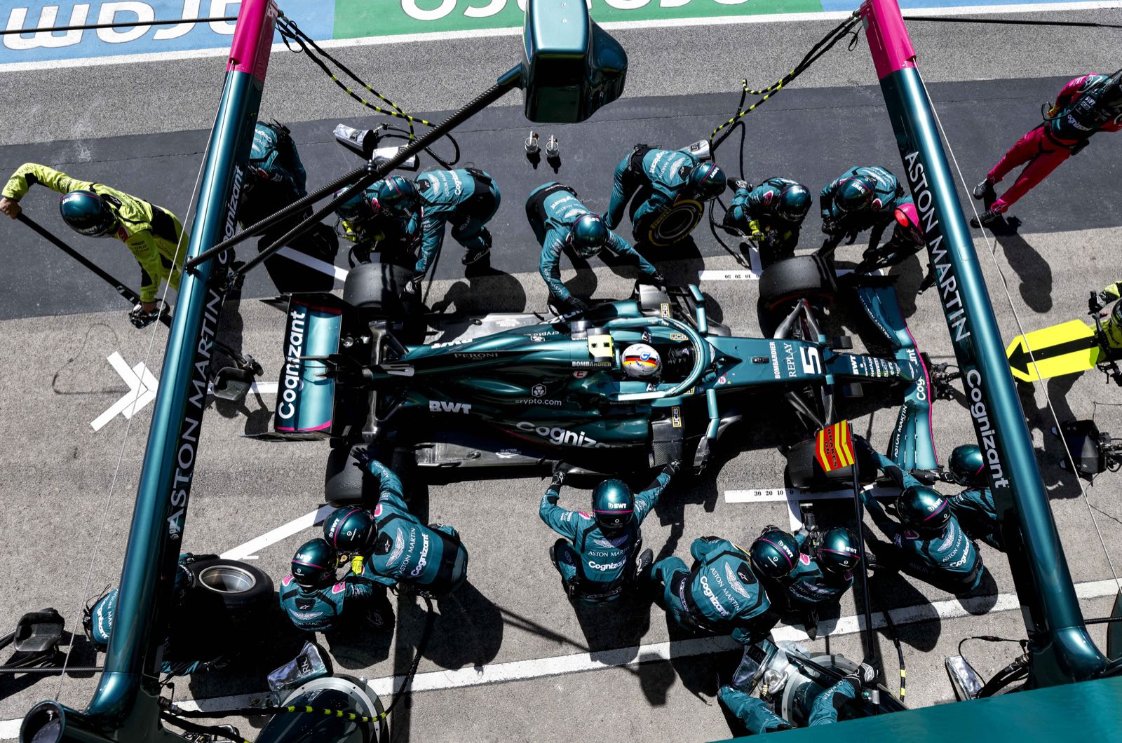 Vettel hired to make Lance Stroll look better