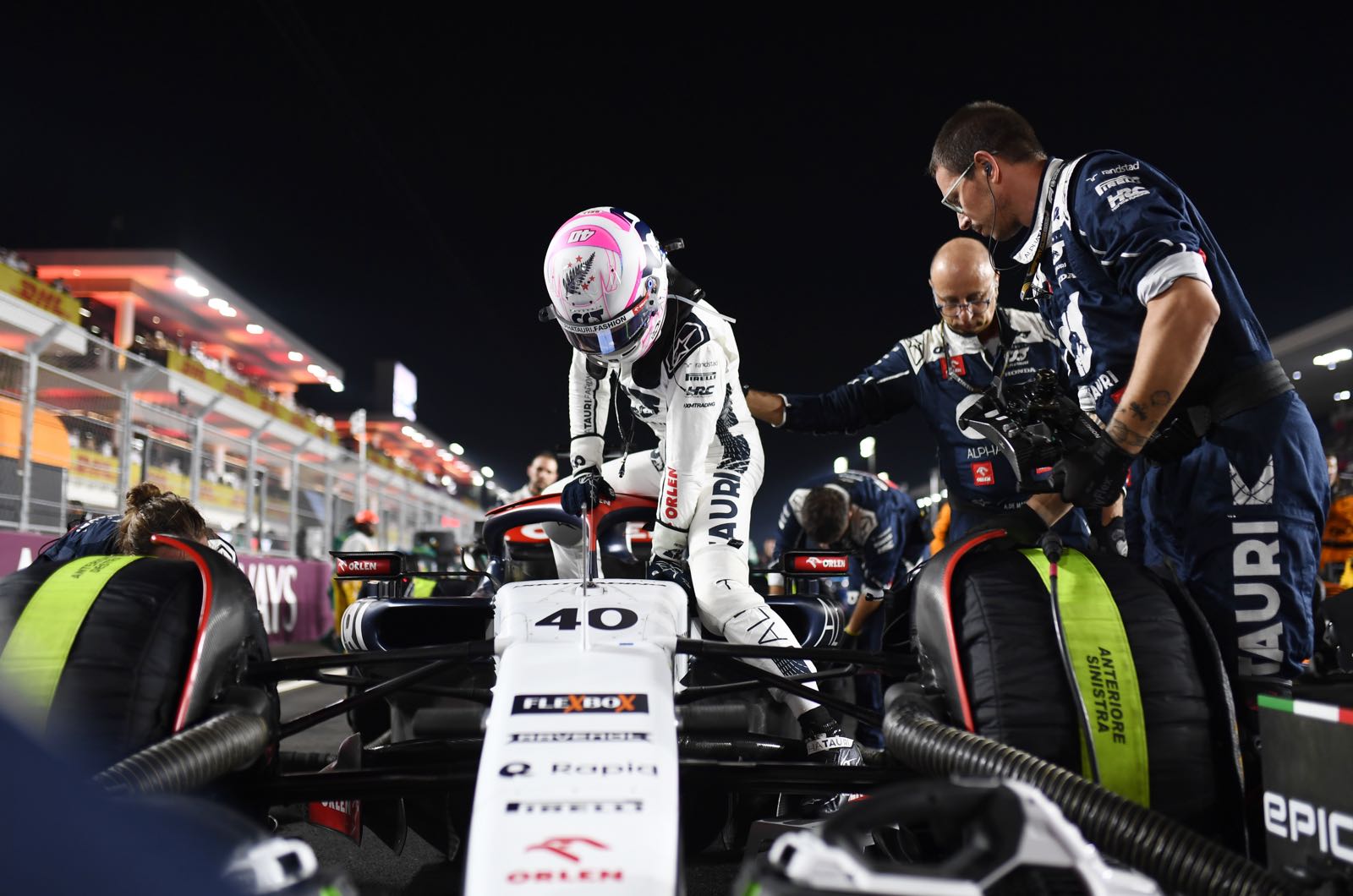 Lawson may replace Ricciardo from Singapore