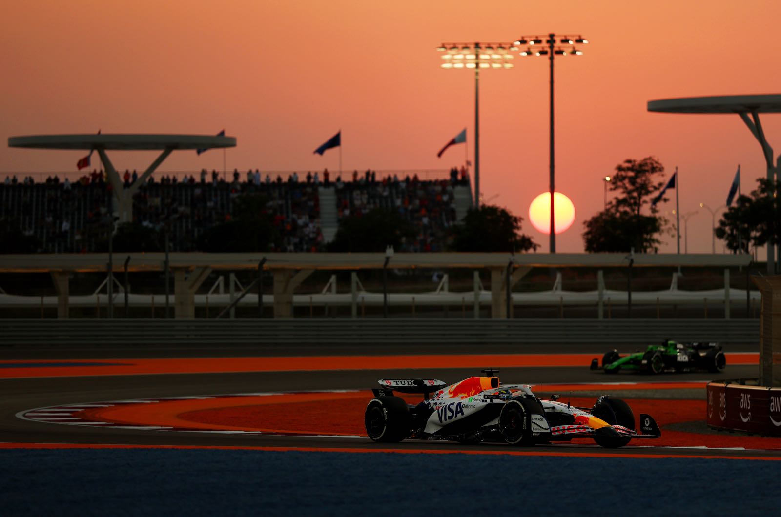 F1 admits deadline looming for Qatar, Abu Dhabi races