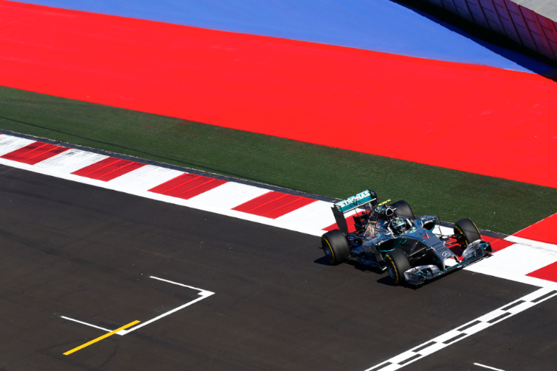 Mercedes poised to win constructors title