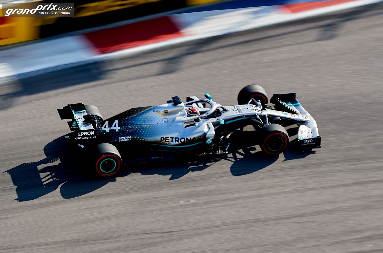 Ferrari drivers say Mercedes better at Suzuka