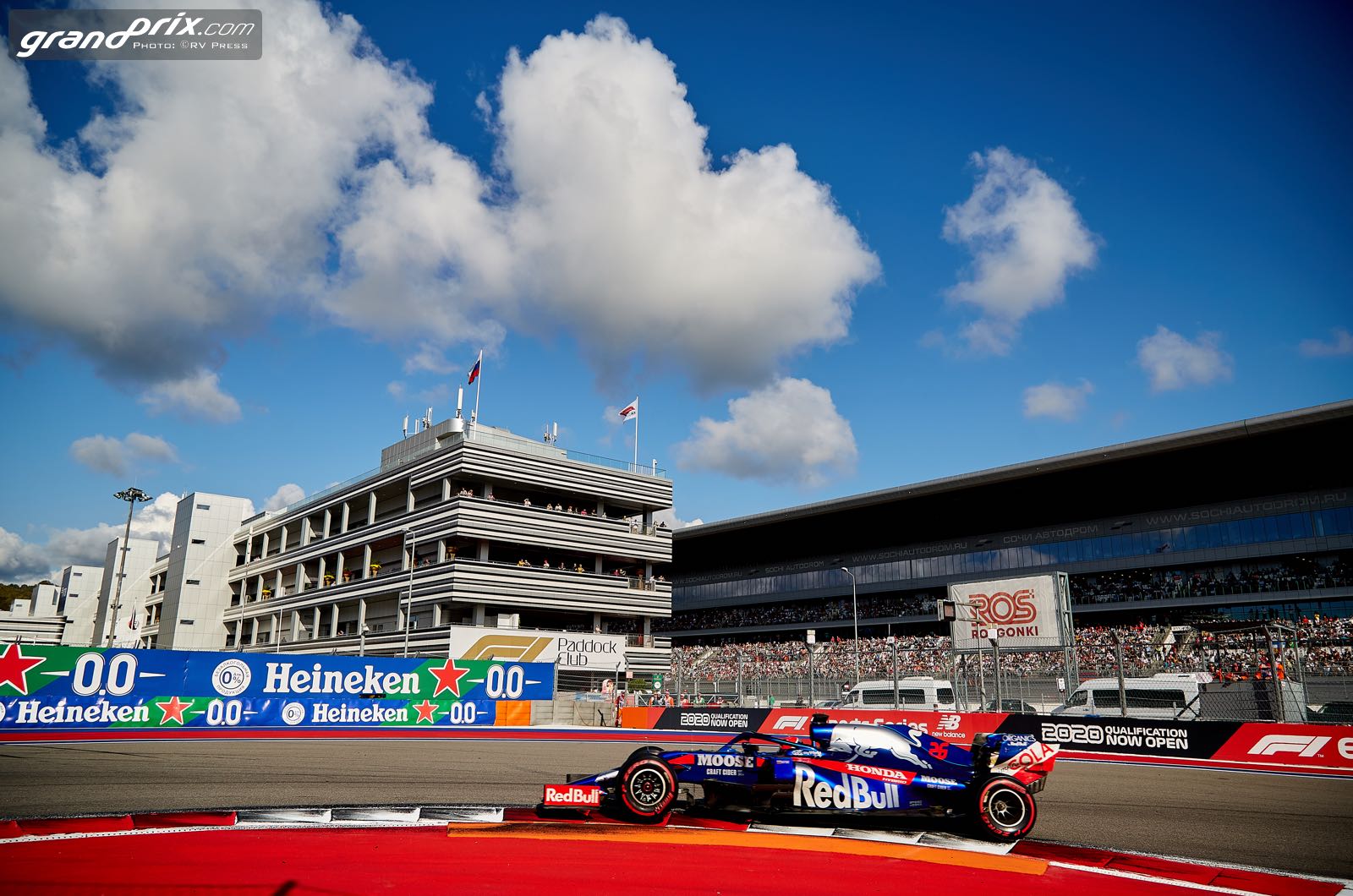Kvyat dismisses Alfa Romeo rumours