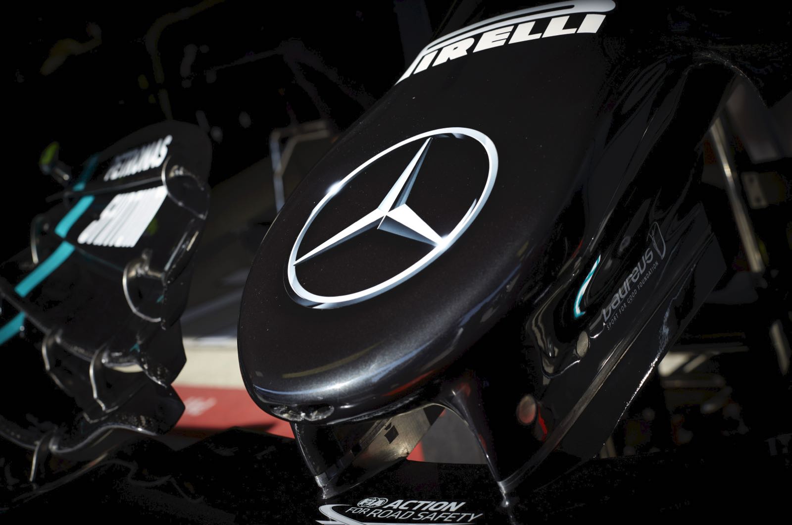 Mercedes committed to F1 after Honda exit news