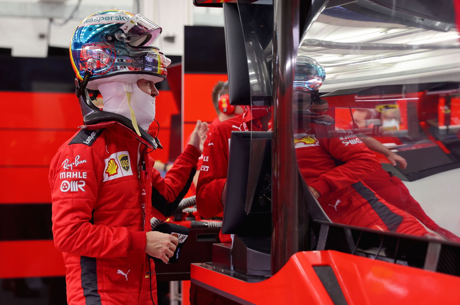 Vettel spends first day at Aston Martin