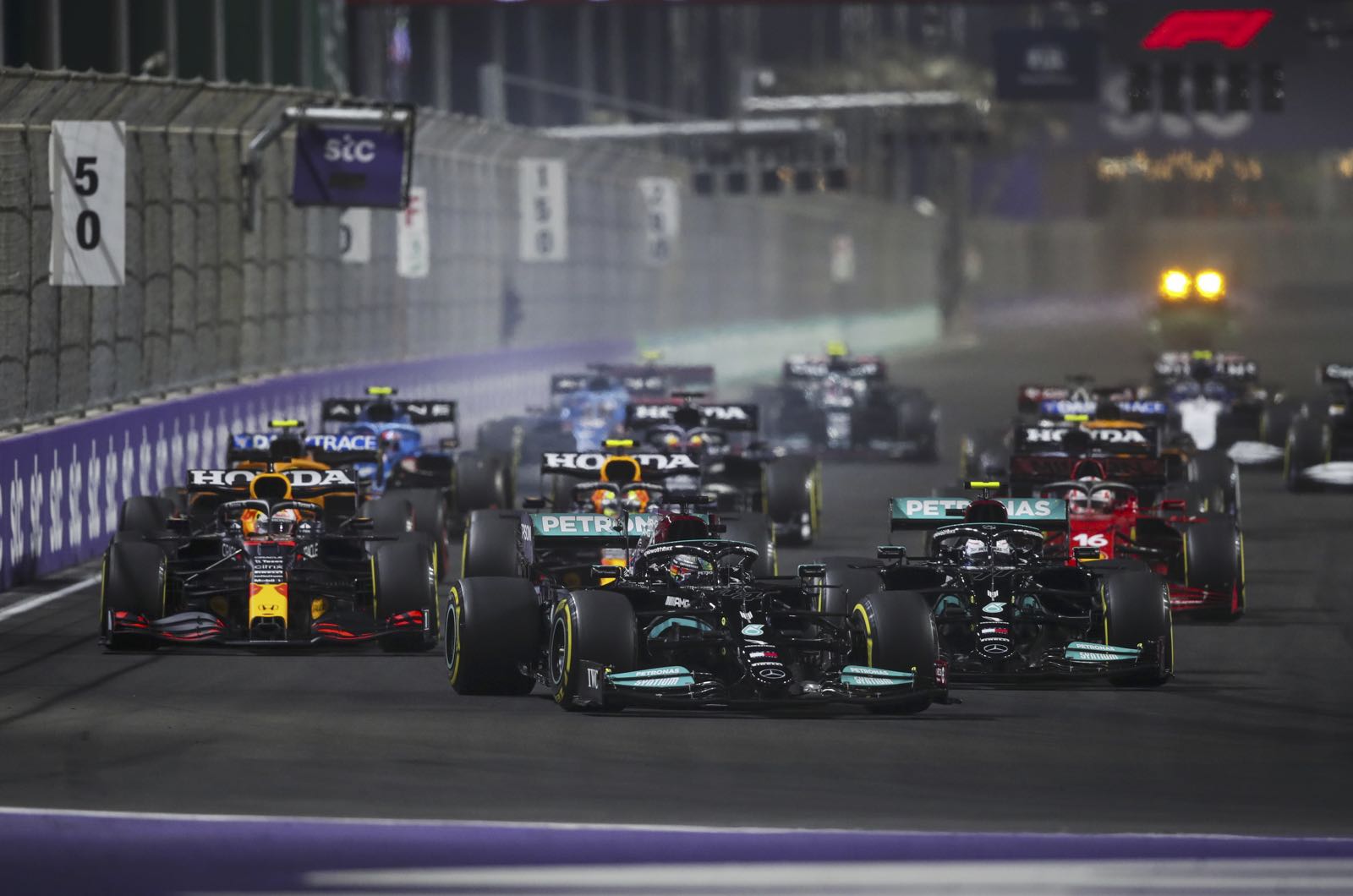Indycar star slams ridiculous F1 license