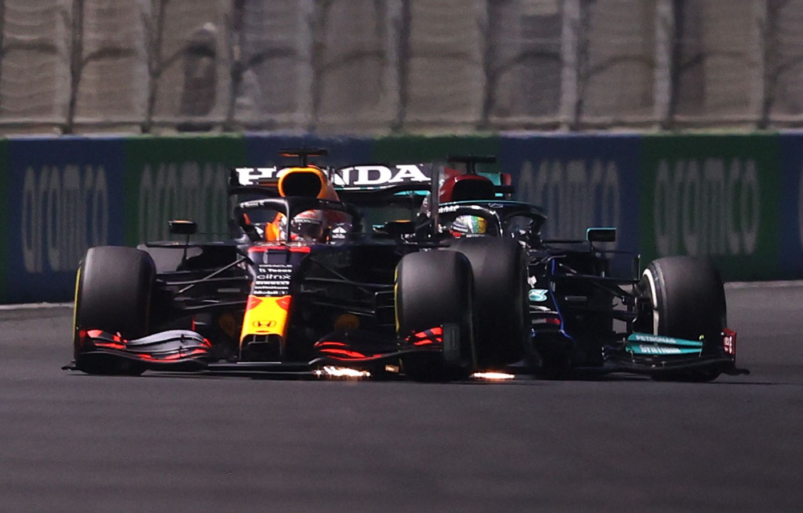 Verstappen thinks rules don't apply says Hamilton