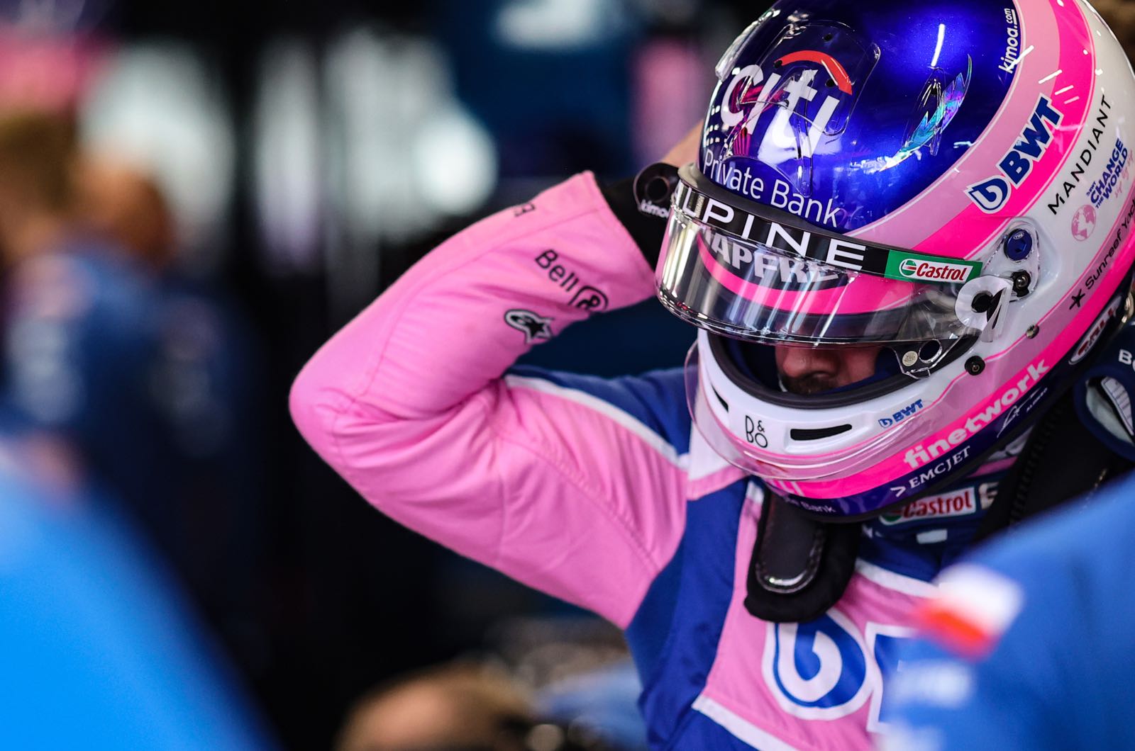Weight making F1 cars split in two says Alonso