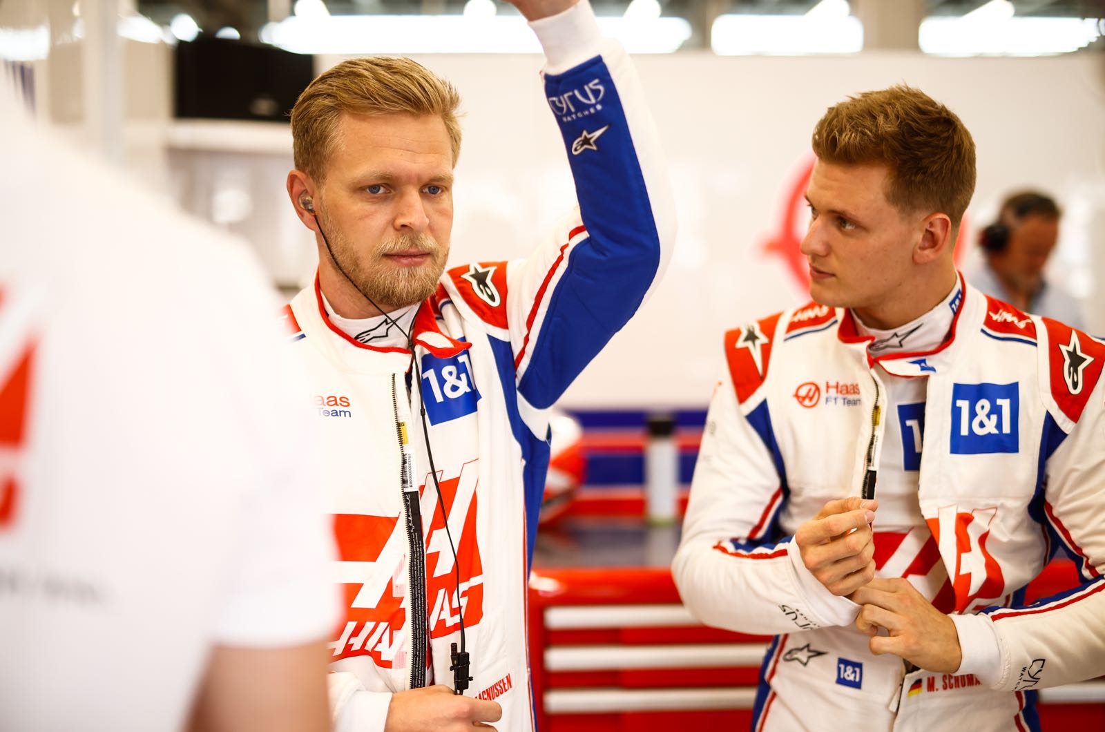 Magnussen shows Schumacher how high the bar is