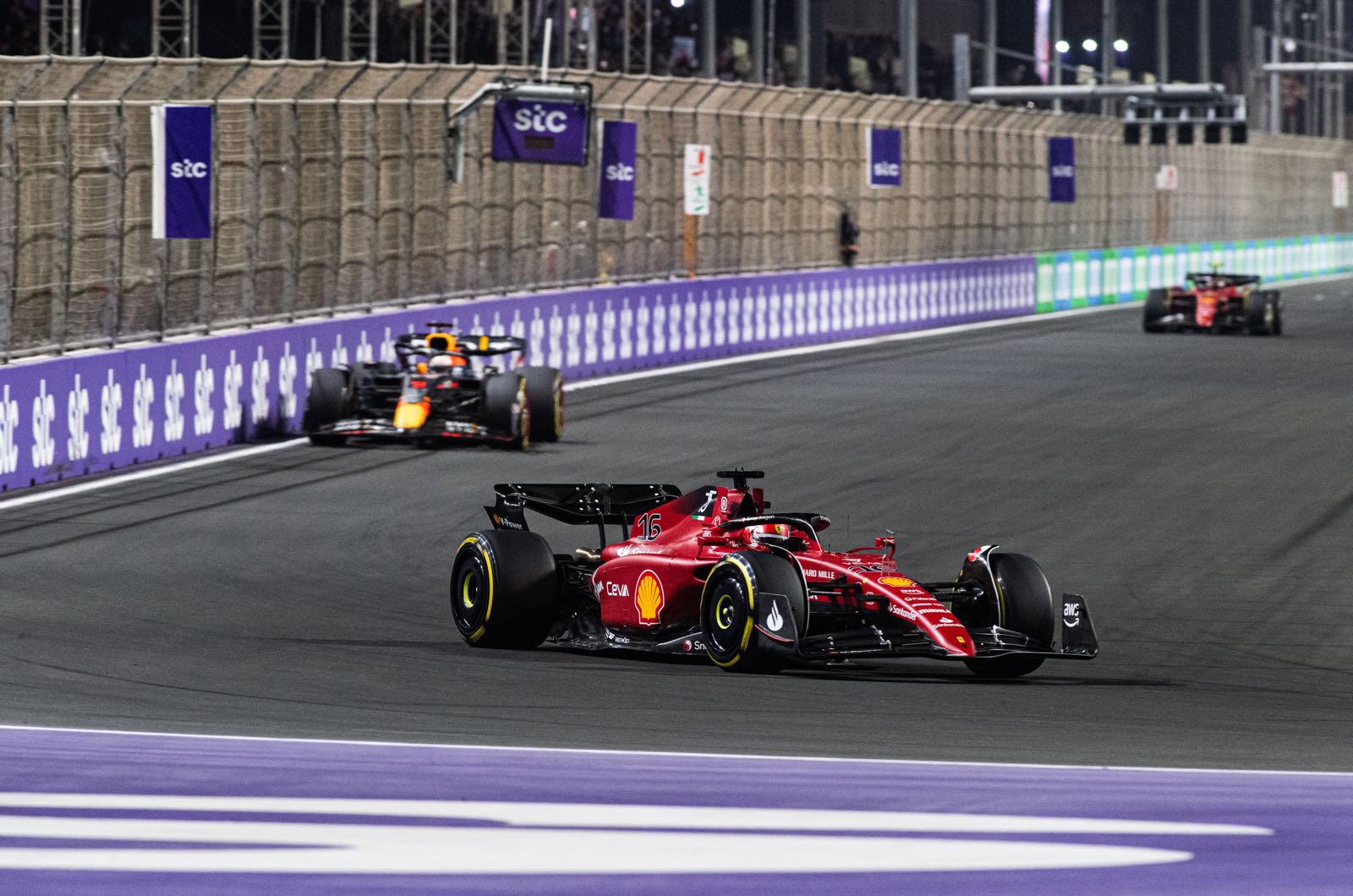 Top drivers say F1 not ready to scrap DRS