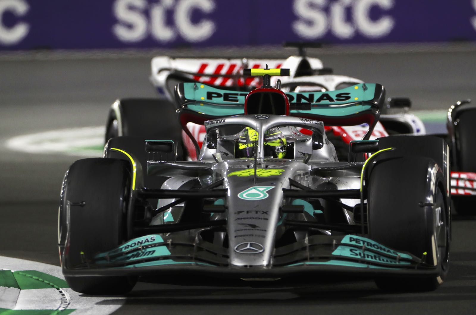 Villeneuve, Ralf Schumacher, write off Mercedes title