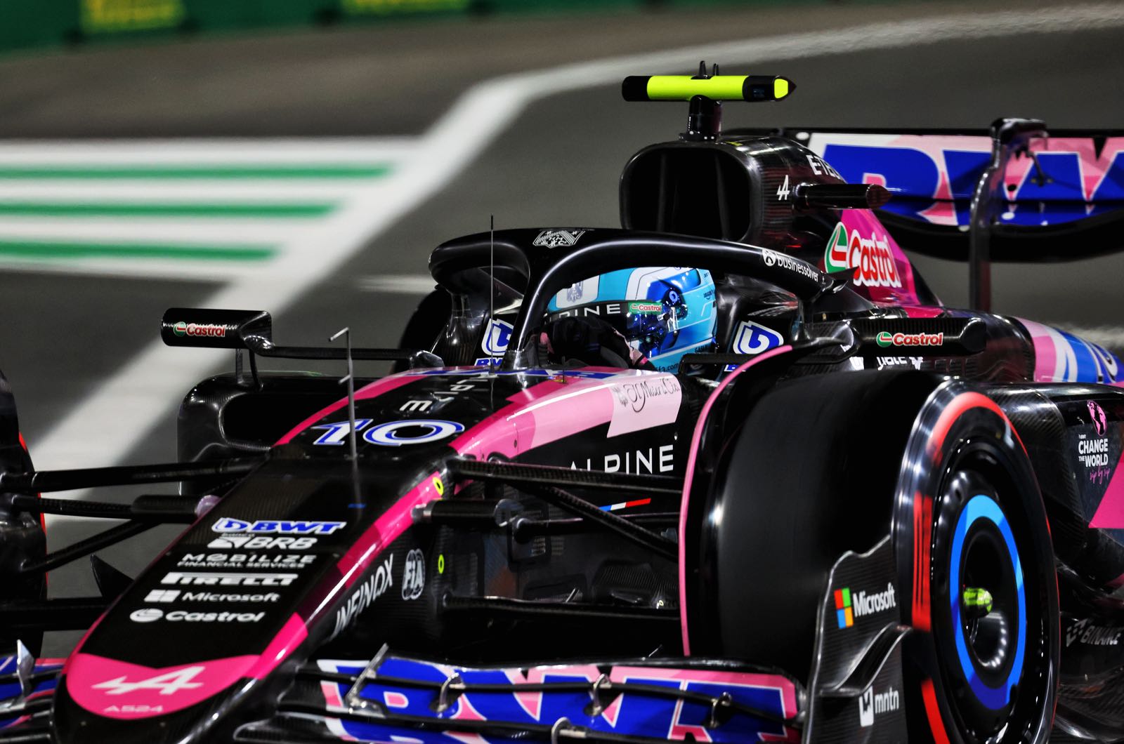 Renault CEO jets in amid Alpine's deep F1 crisis