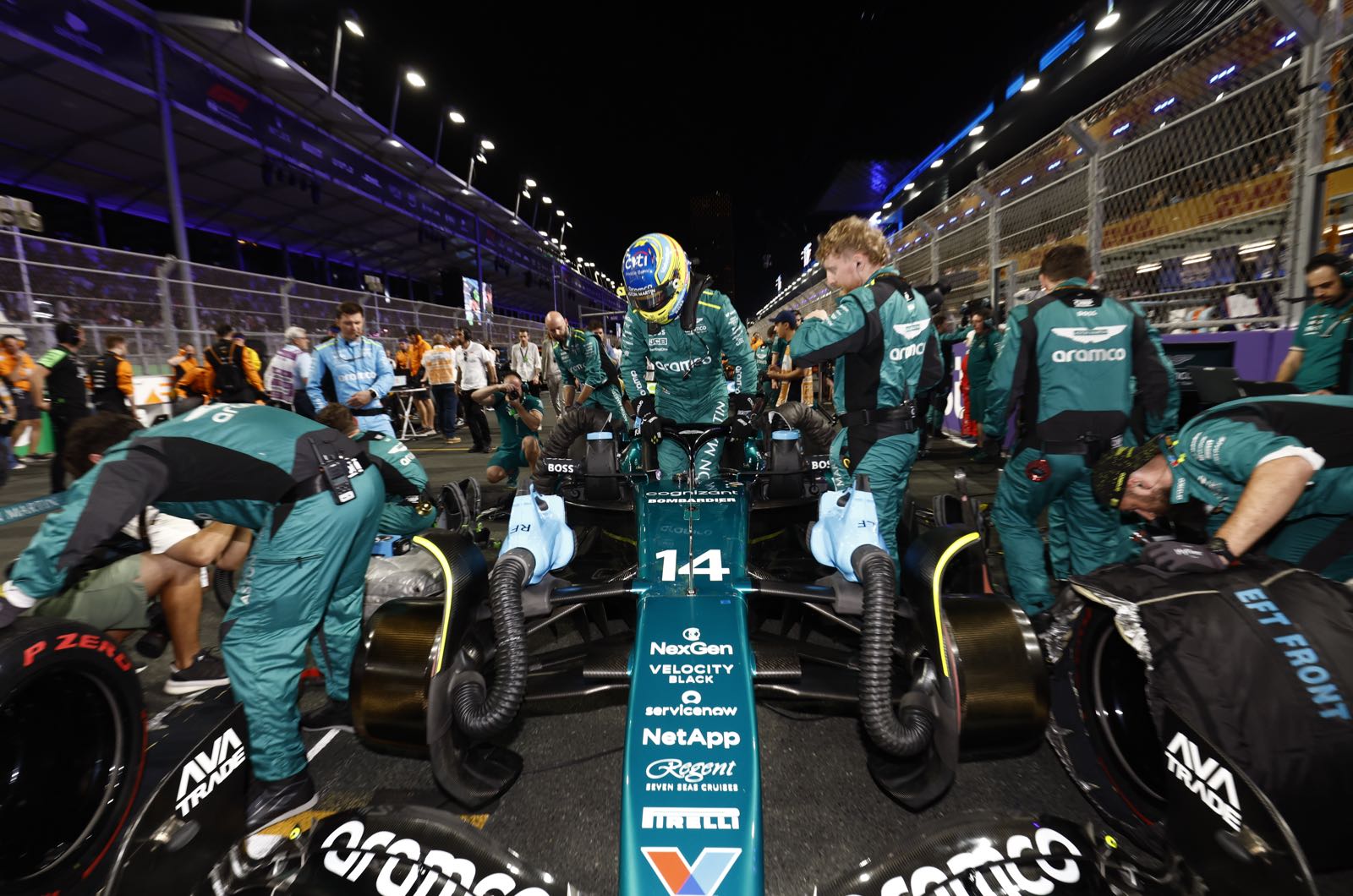 Alonso will not delay 2025 plans